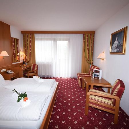 Hotel Goldenes Kreuz Tannheim Exterior foto